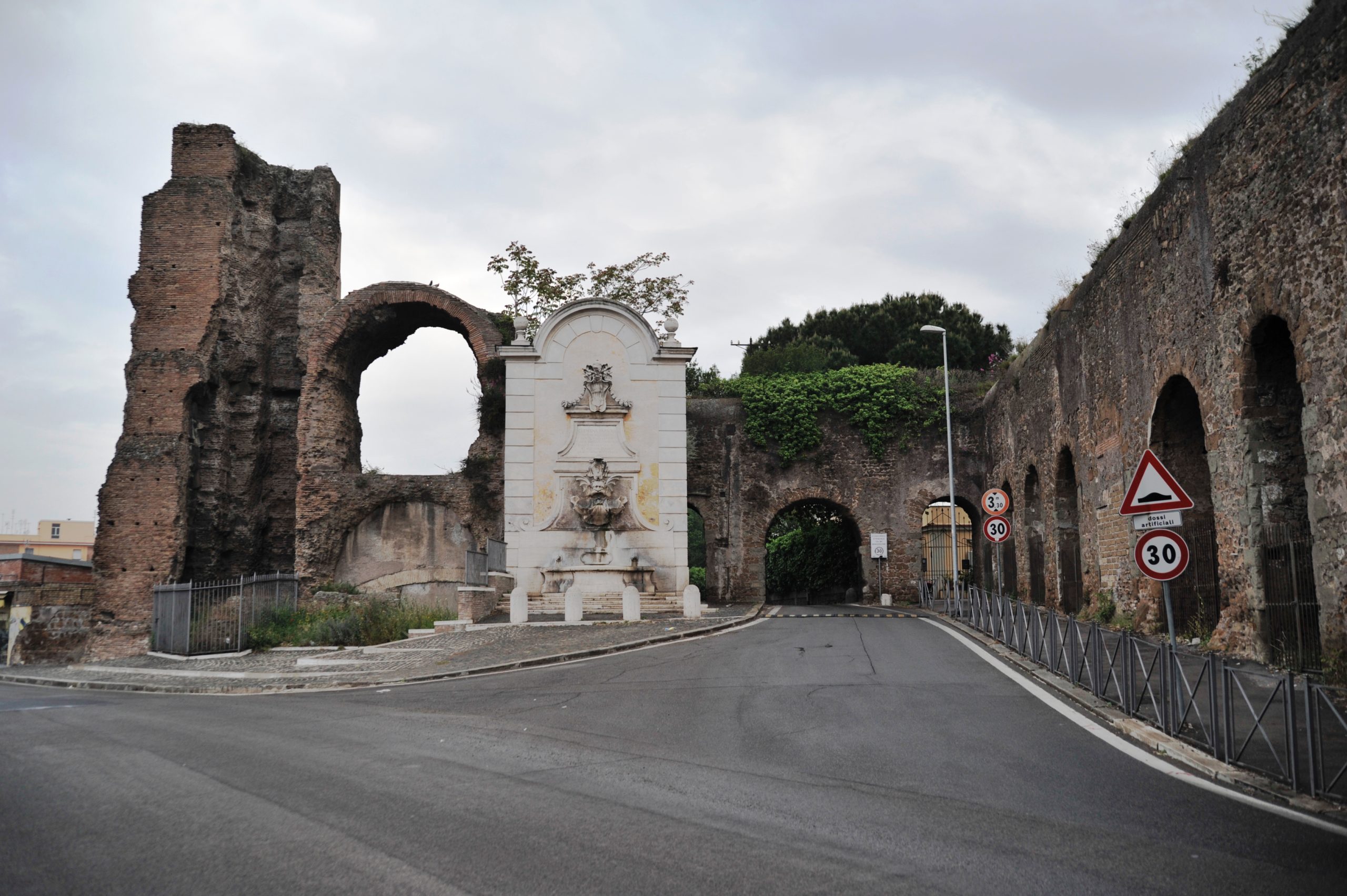 Porta Furba e l'Acquedotto Felice